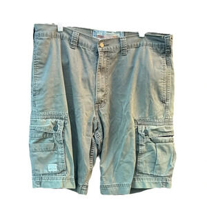 Levi's Strauss & Co men's size 36 cargo shorts olive green